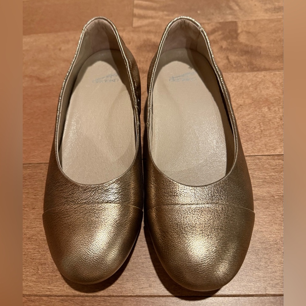 Dansko Gold Women's Flats - Size 39